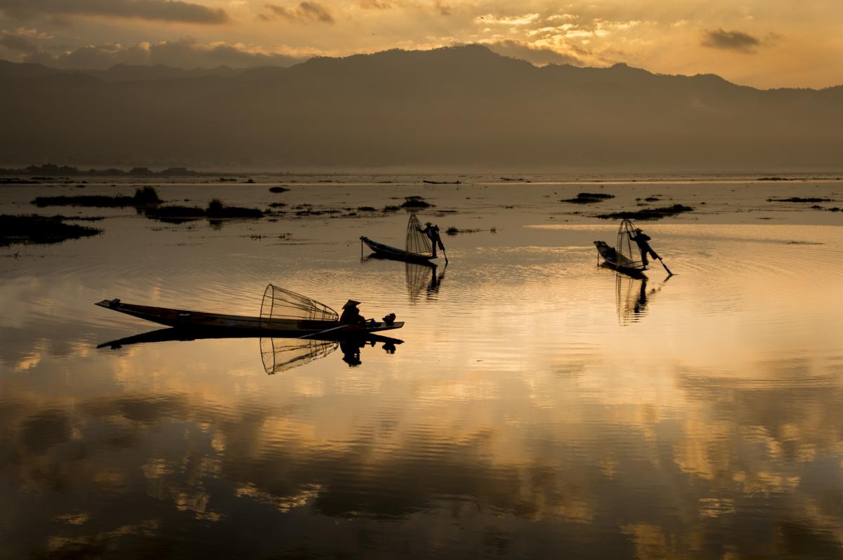 Sonnenaufgang am Inle See