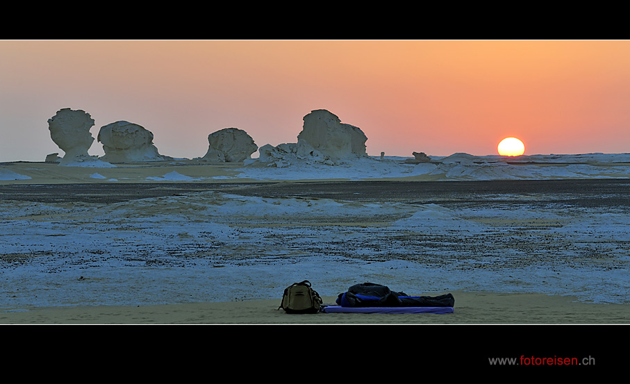 Sonnenaufgang mit Nachlager