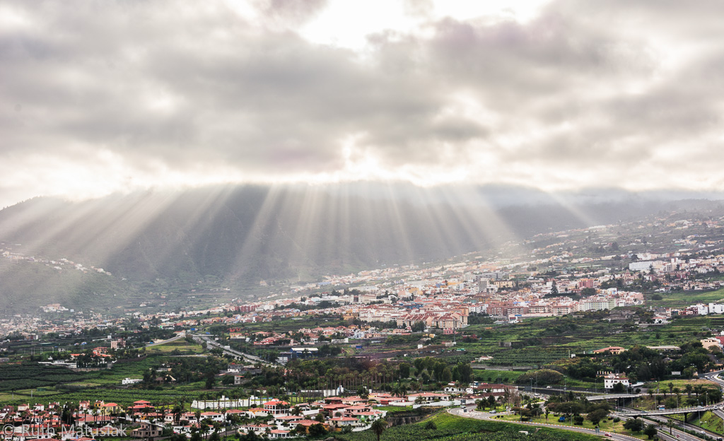 Sonnenstrahlen über dem Orotavatal, Tenerife
