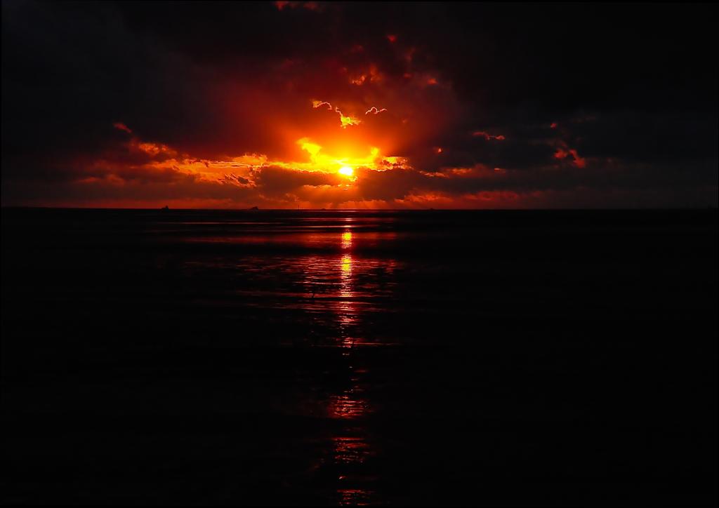 Sonnenuntergang,nach einem Unwetter