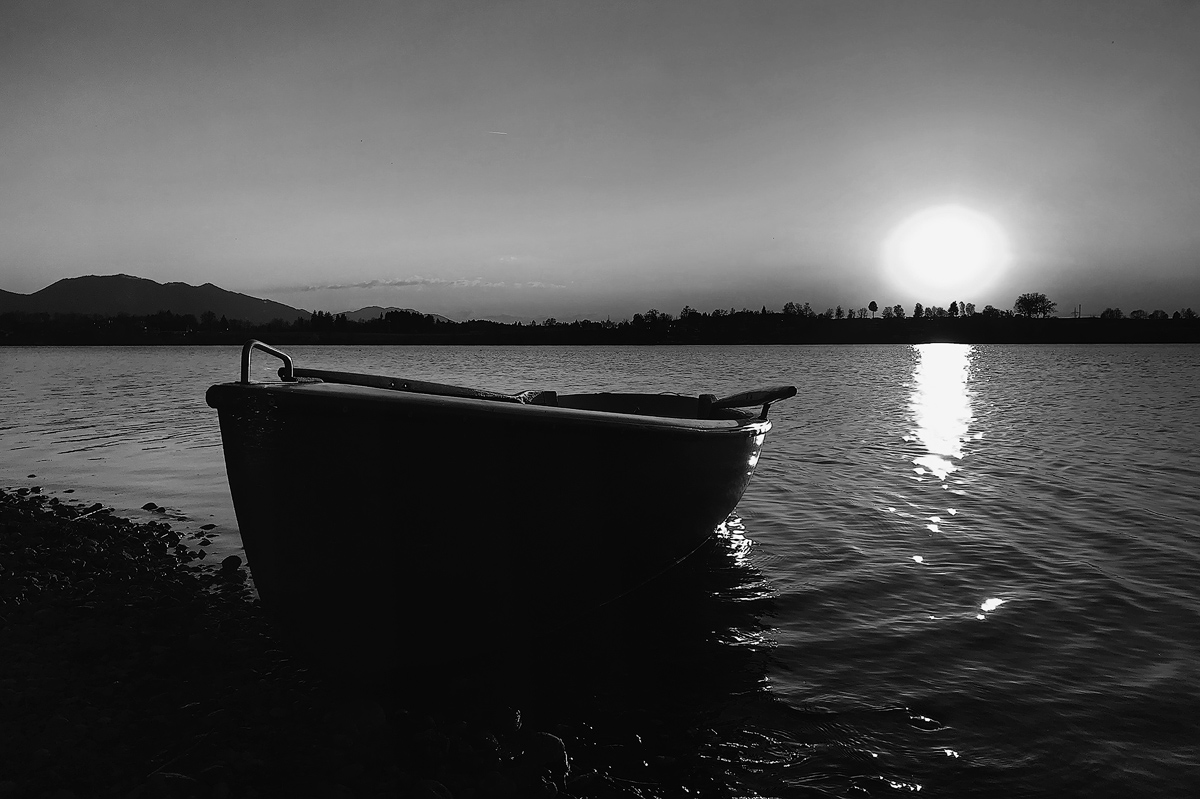 Sonnenuntergang-Riegsee-SW-web.jpg