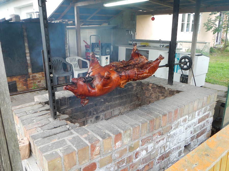 spanferkel auf ruegen