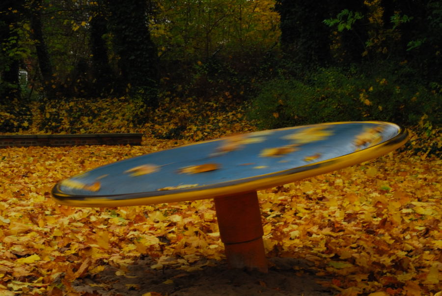 Spielplatz im Herbst