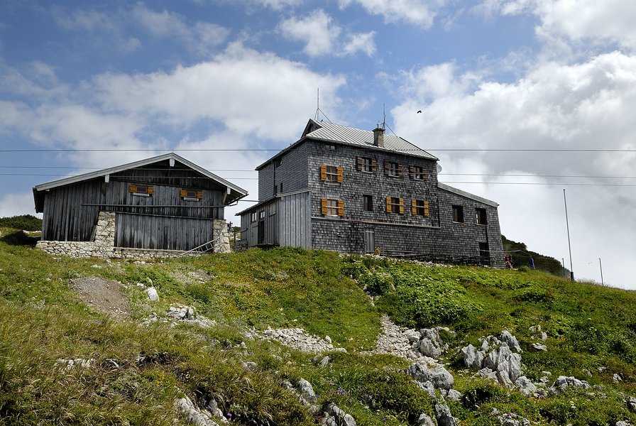 Stöhrhaus in den Wolken