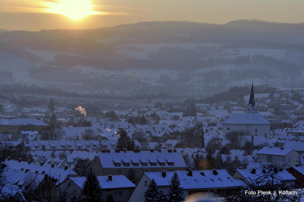 Stadt Köflach kurz vor Sonnenuntergang