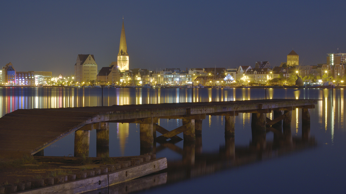 Stadthafen an der Warnow von Gehlsdorf aus fotografiert