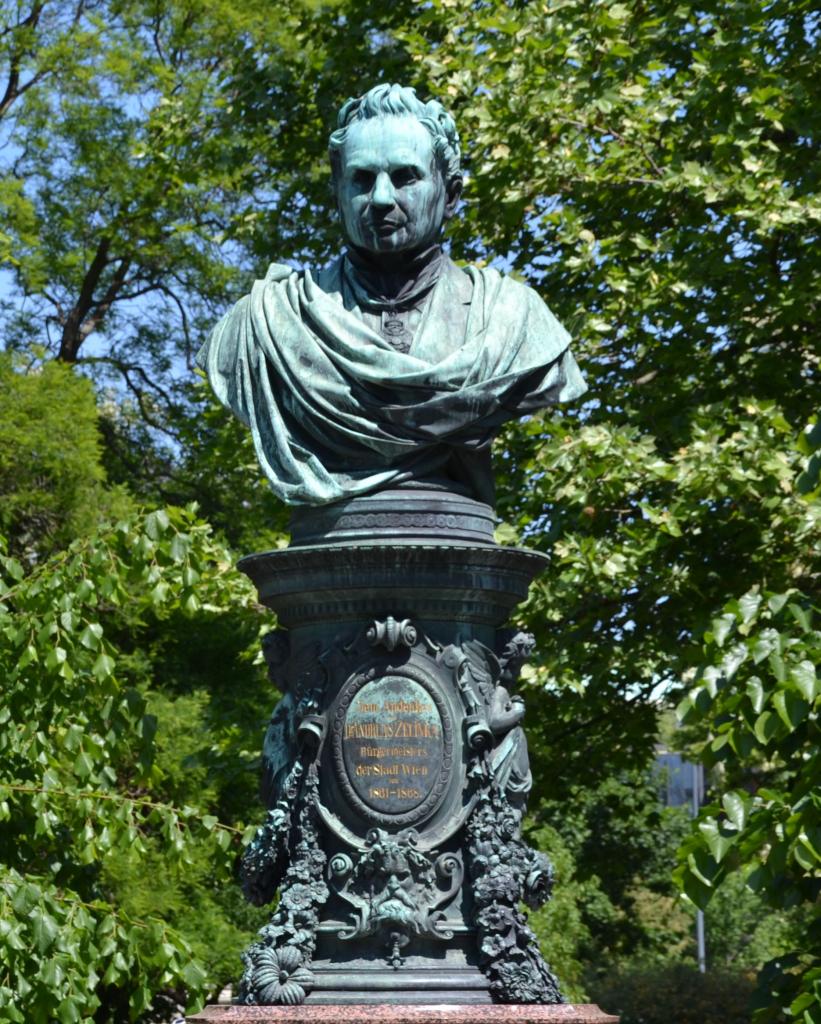 Stadtpark Statue