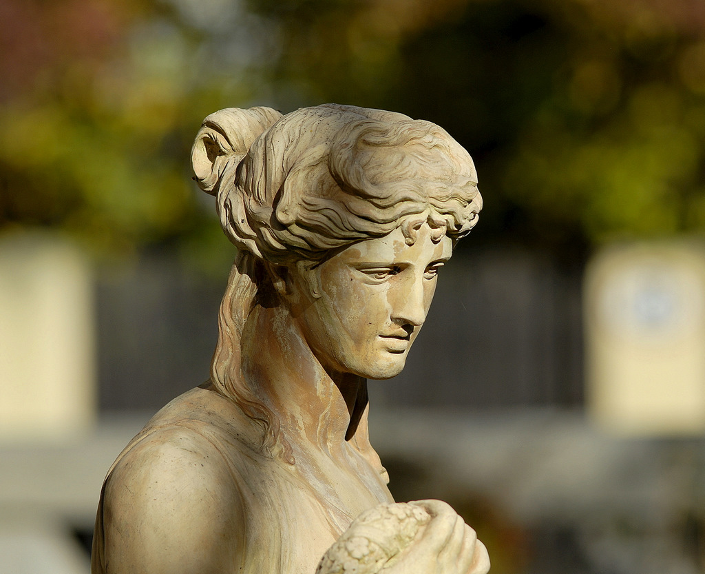 Statue 1