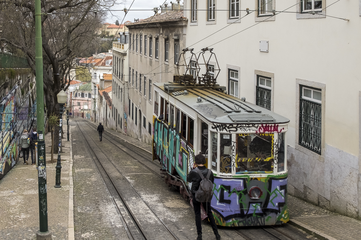 Straßenbahn Lissabon2.jpg