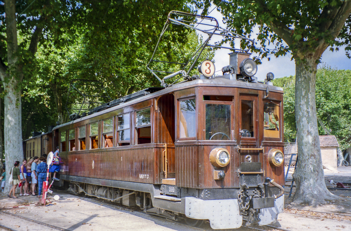 Straßenbahn Soller.jpg