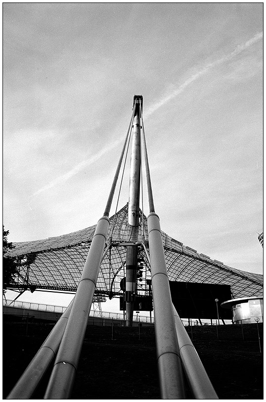 Streben
Fuji Acros 100, Emofin