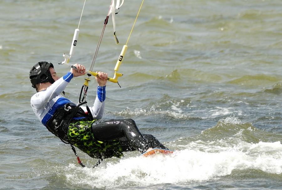 Surfer 056 3