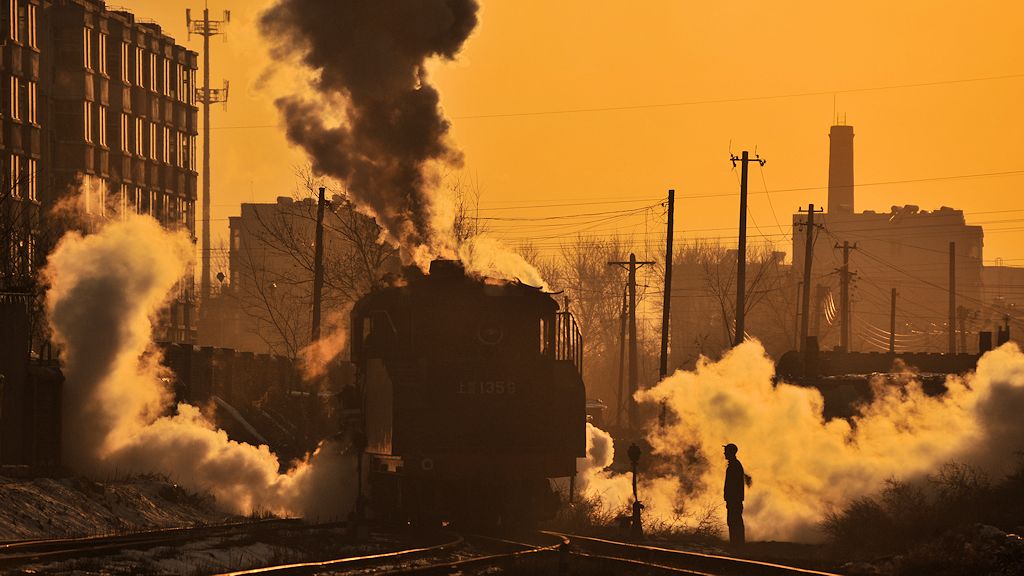 SY1359 rangiert im Bahnbetriebswerk Fuxin
2434
