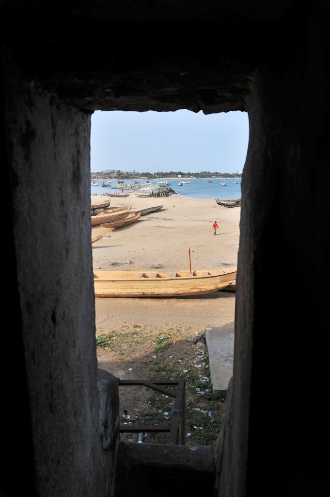 Tür Ohne Wiederkehr in Elmina
Durch diesen Ausgang wurden die Sklaven zu den Schiffen
geführt und dann nach Südamerika, Karibik und Nordamerika
versch