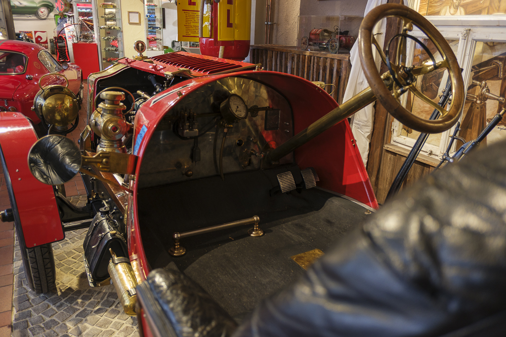 T51X0015-1.JPG