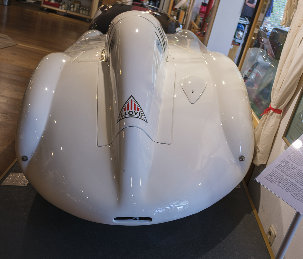 T51X0040-1.jpg