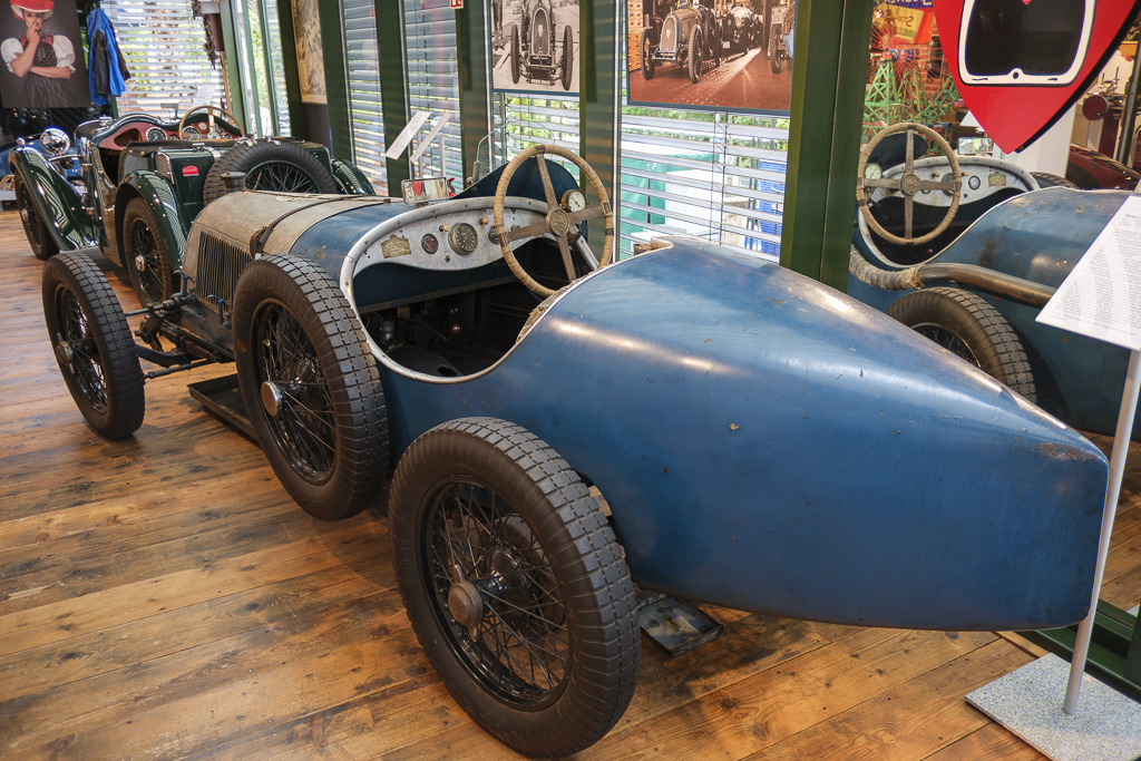 T51X0055-1.JPG