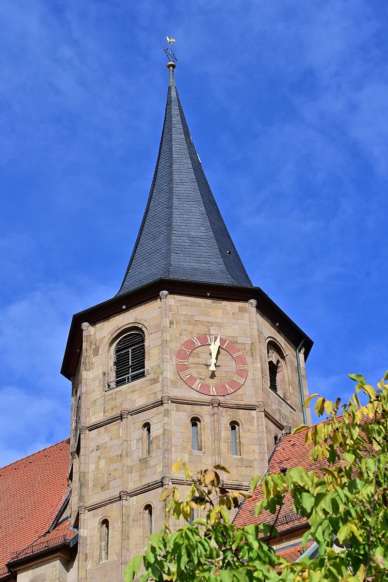 Tamron Z70-300_Kirchturm.jpg