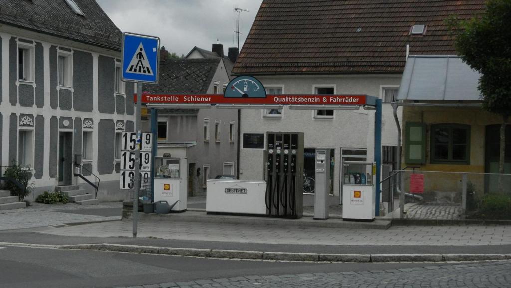 Tankstelle2