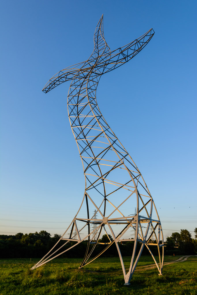 Tanzender Strommast 2