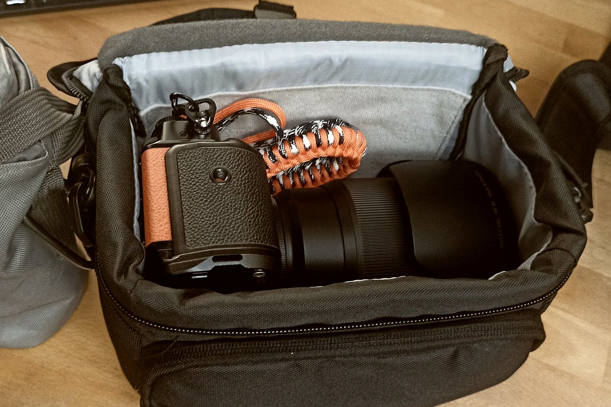 Tasche mit Zf+50mm_f1_2.jpg