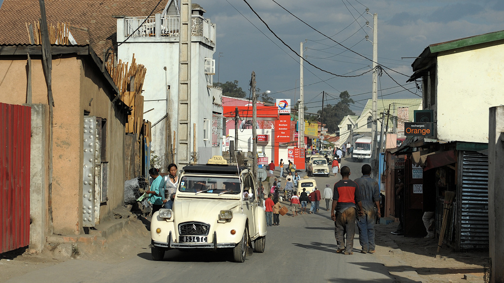 Taxi 2CV in Antanarivo
0435