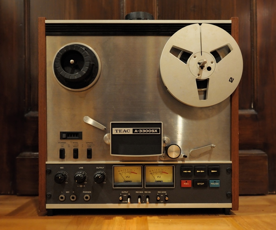 TEAC
A-3300SX