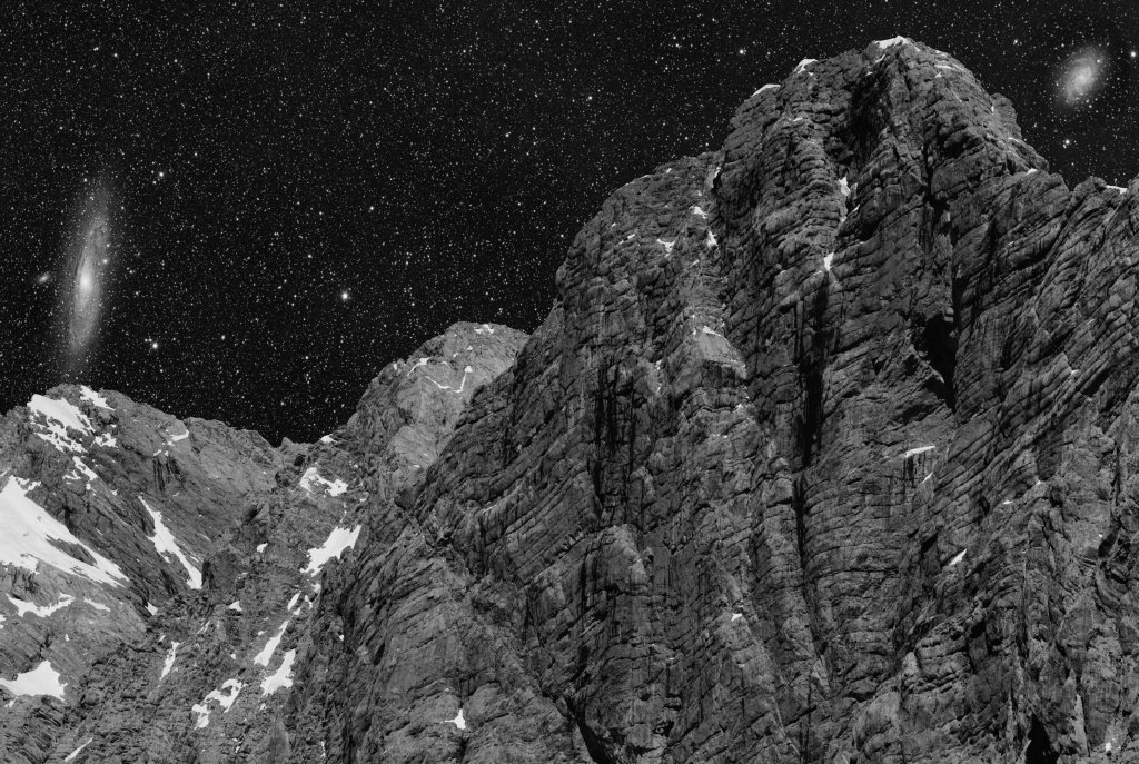 Teil des Dachsteinmassivs mit M31 und M33