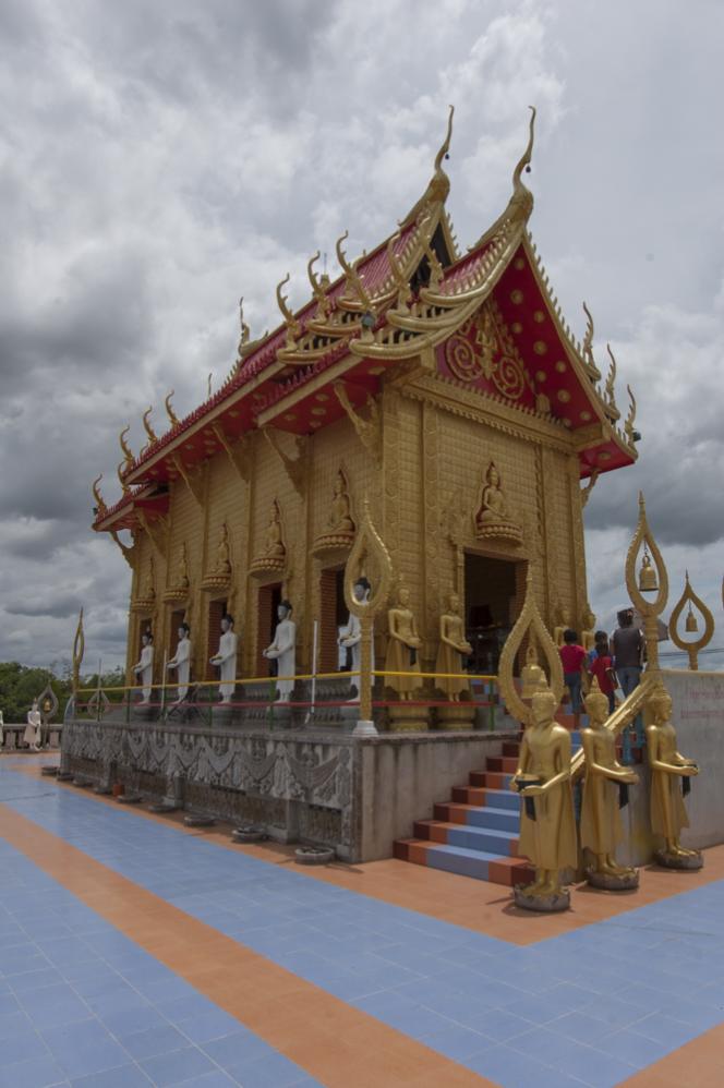 Tempel mit Wolken