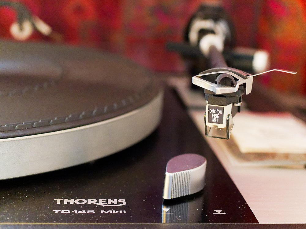 Thorens TD145 MkII.jpg