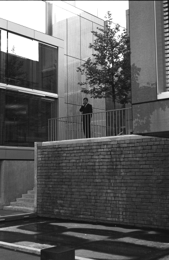 tiefbr.018.(2)

Nikon F3, Nikkor 50mm 1,4 Ai
Fuji Acros100 in Ilfosol3 (Verarbeitung nach Datenblatt)