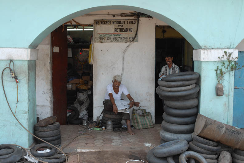 Tire dealer (Panaji)