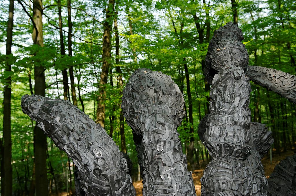 Tony Cragg20110430  Skulpturenpark Waldfrieden Wpt  0142 DxO