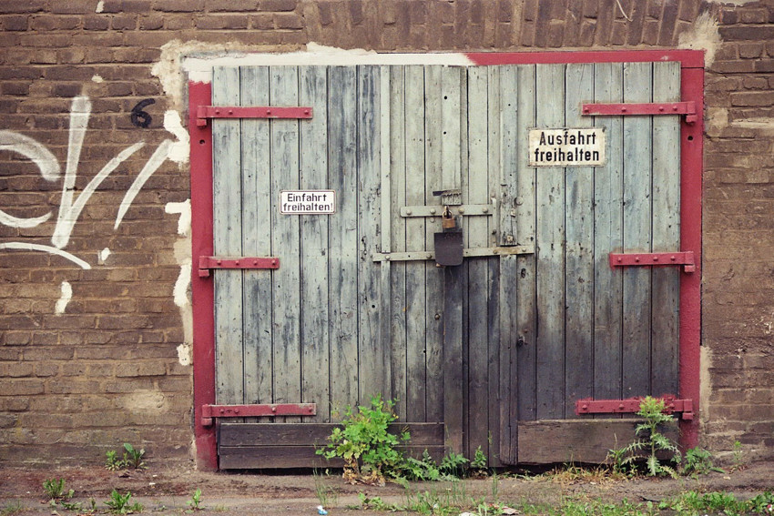 Tor 01
Nikon F5, 85/1,8
KODAK200 Negativ