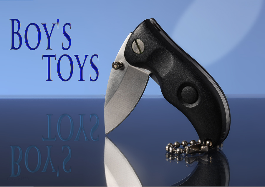 Toys for Boys
Mein erstes Foto mit einem TTL- und zwei manuell regelbaren Aufsteckblitzen. TTL-Blitzer per Kabel an einer DIY-A4-großen Softbox von re