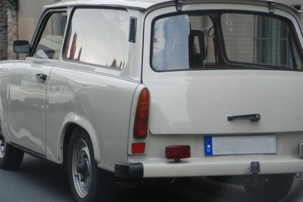 Trabant 601 Universal

Nikon D80
(70mm, 1/125s, ISO 360, Blende 5)