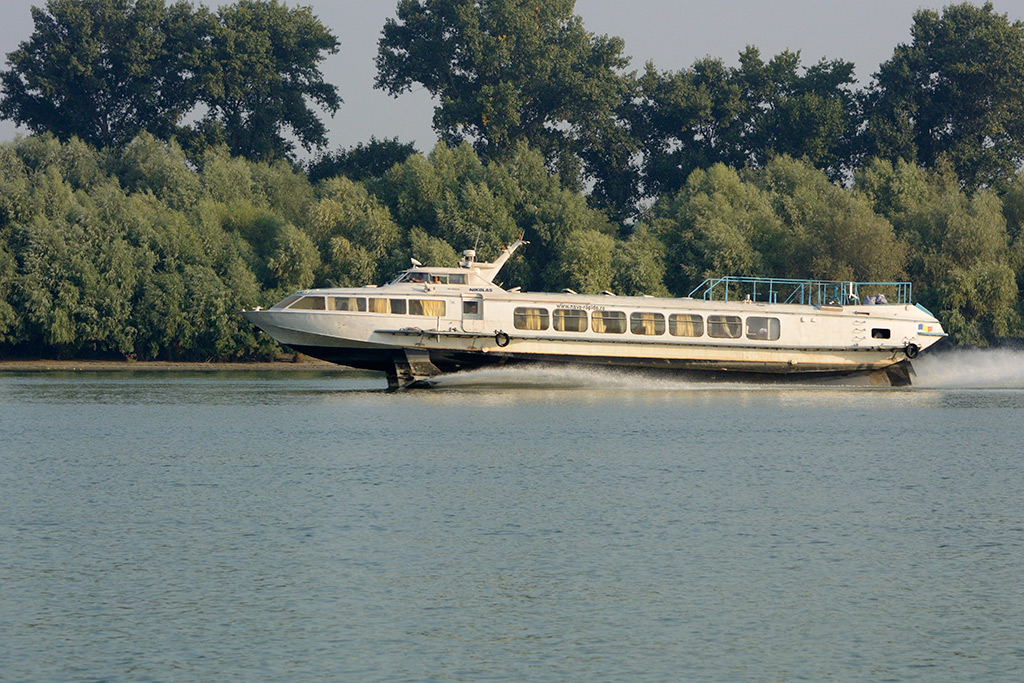Tragflaechenboot im Donaudelta