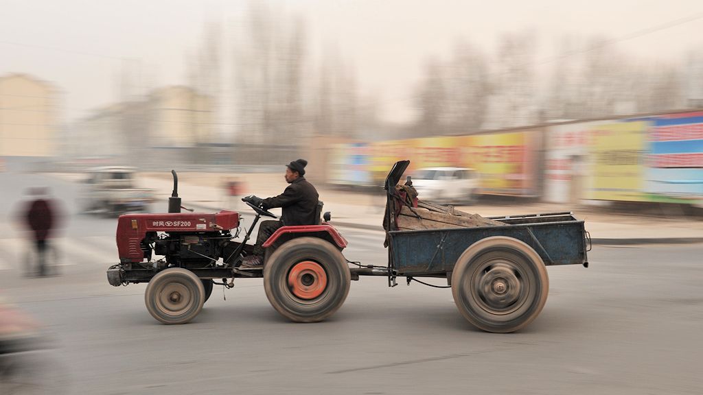 Trecker in Dun Huang
1195