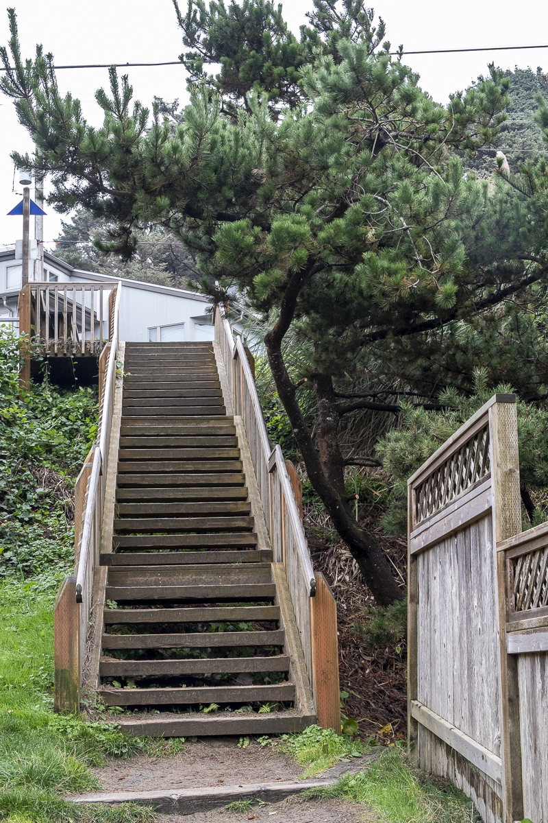 Treppe Haystack Rock.jpg