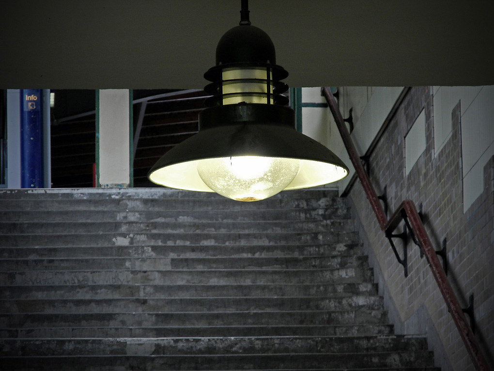 Treppenleuchte - S-Bahnhof Berlin-Waidmannslust