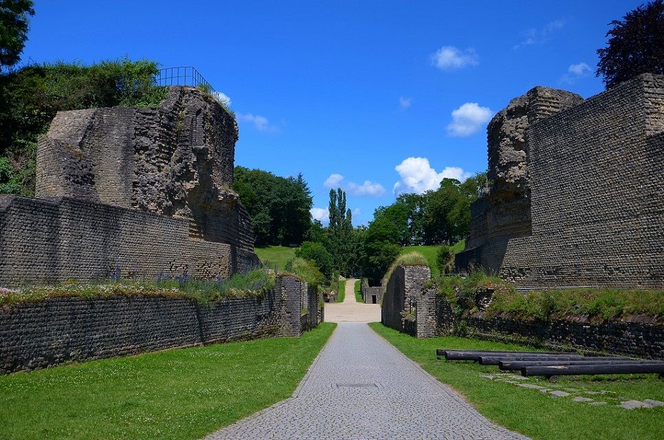 Trier Amphitheater  Überarbeitet