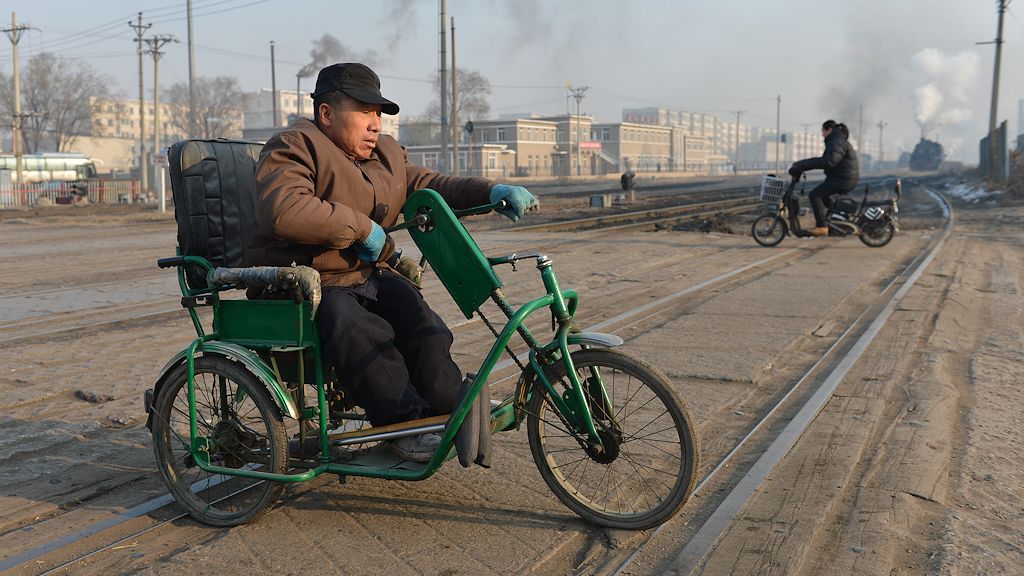 Trike mit Frontantrieb
am Bahnübergang in Fuxin
3918