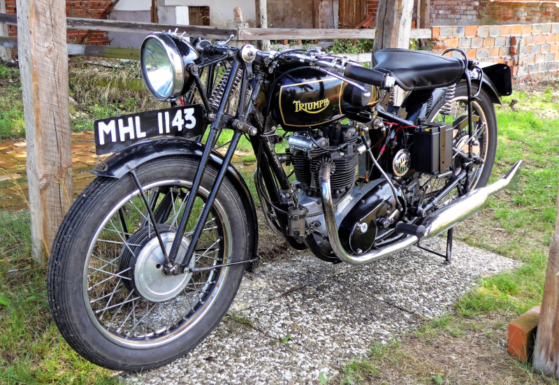 Triumph Speedtwin links.jpg