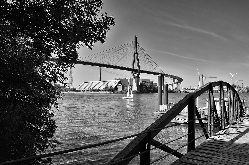 TS7 Anleger Neuhof,Köhlbrandbrücke 001 DxO