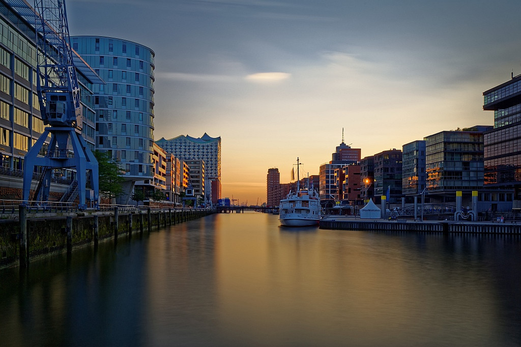 TS7,Elbphilharmonie,,Marco Polo,Schiffahrtsmuseum,Postgebäude 008
