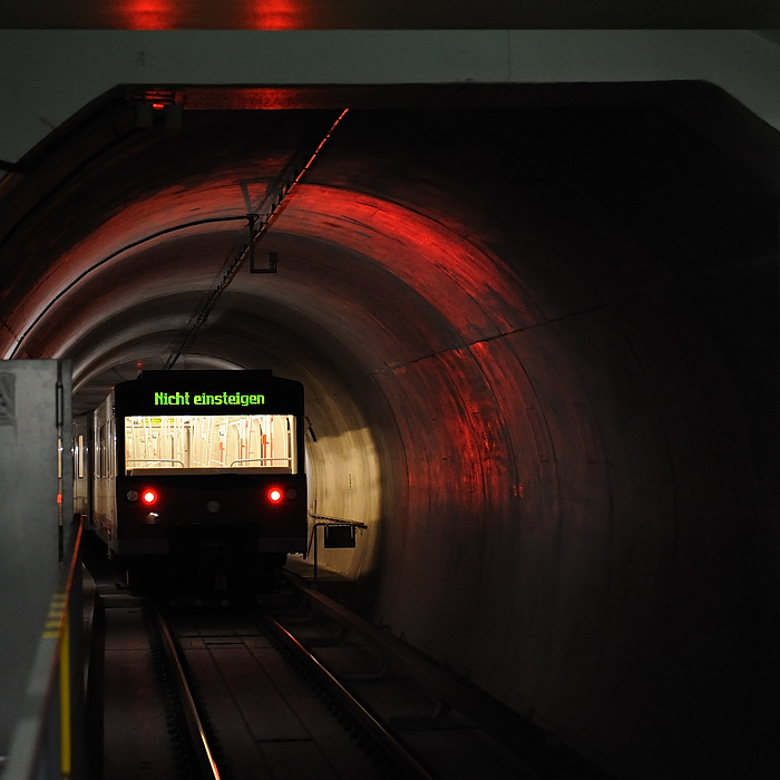 U3 27