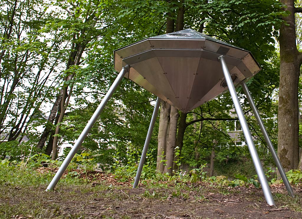 UFO im Park 1k