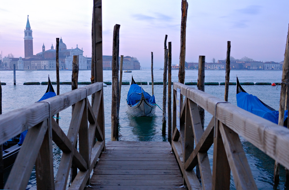 UG84357