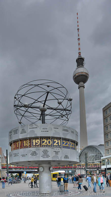 Uhr am Alexanderplatz