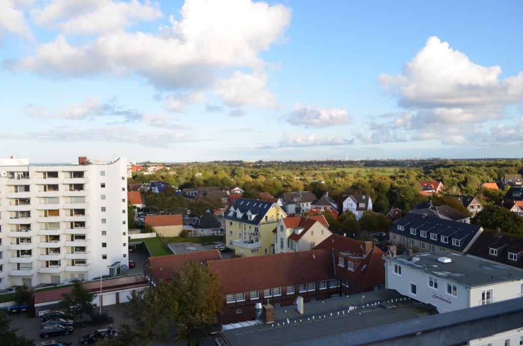 Und die andere Seite vom Balkon des Hotels ( Cuxhaven )
